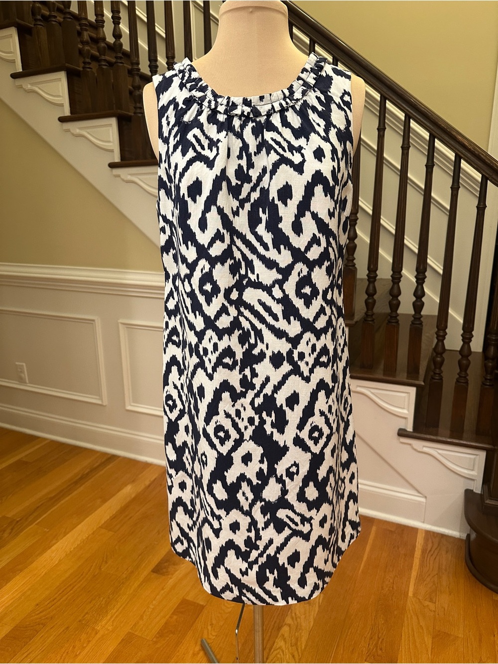 LOFT Navy and White Ikat Linen Blend Sleeveless Printed Shift Dress - Size 6